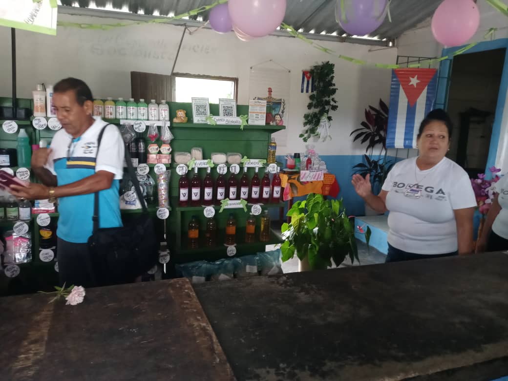 ▪️Realizaron hoy en Manicaragua, #VillaClara, encuentro de Técnicas Comerciales, para generalizar buenas prácticas enfocadas al servicio.