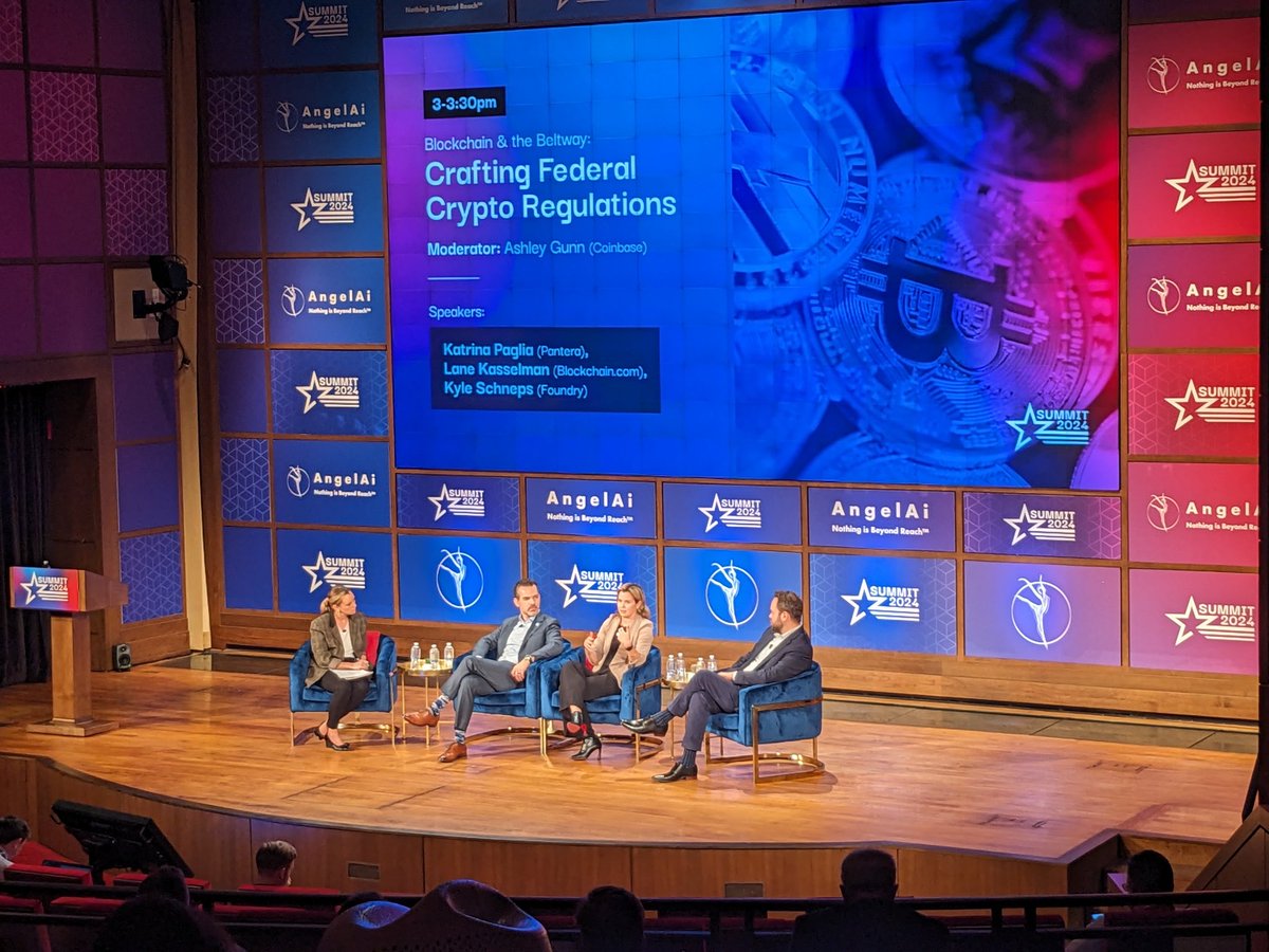 Laura Hofford ➡️ ETHDenver tweet media