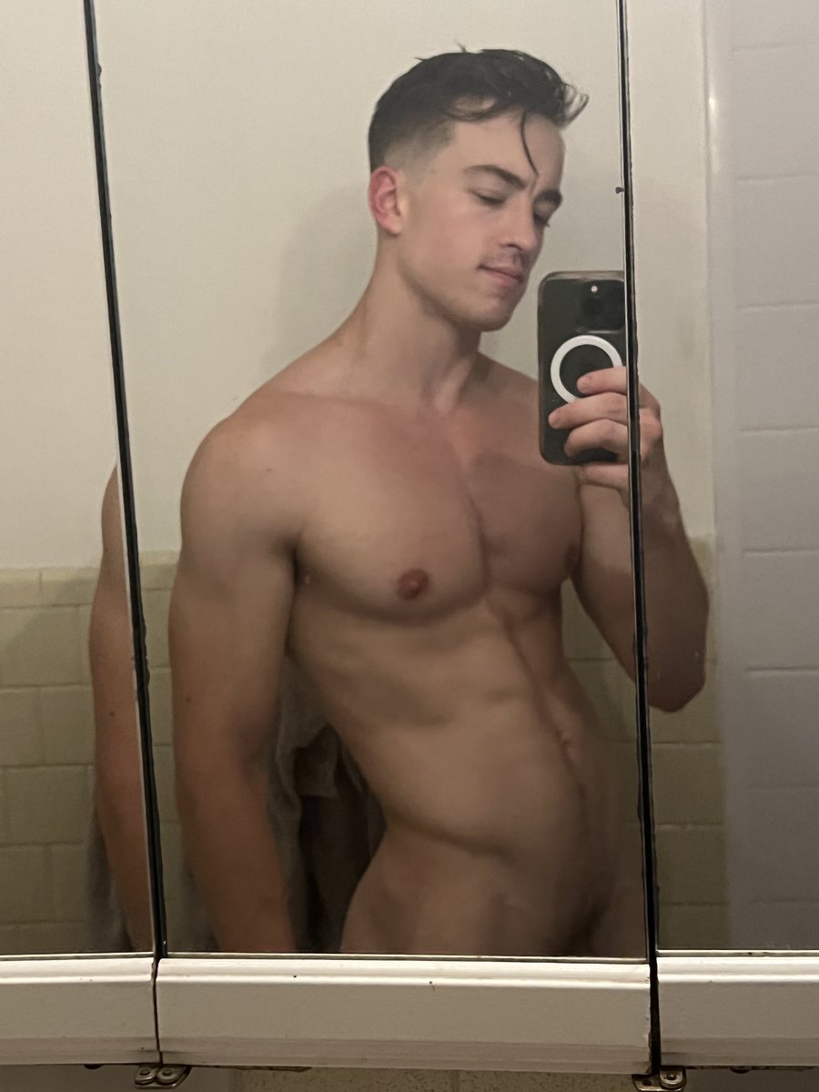 AtlantaJock21's tweet photo. Birthday boy 🎉😝

https://t.co/EVGdOoJZfO https://t.co/rqaduq2OGH