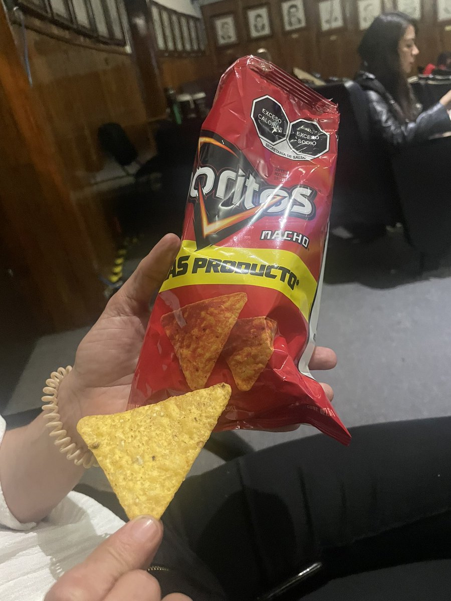 isauray_cas's tweet photo. Nos encontramos con una bolsa de Doritos nacho sin sabor, solo los totopos. @Marian_GilB 
¿Qué podemos hacer al respecto? @Doritos_Mx @Papas_Sabritas 
Adjuntamos fotos https://t.co/IU2vFfIXa9
