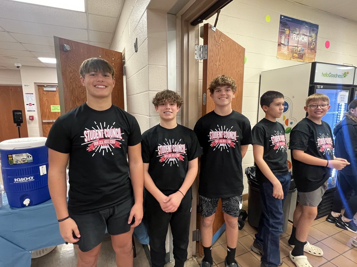 Our Middle School Student Council prepared and served a Thanksgiving meal for our senior community members. 🦃