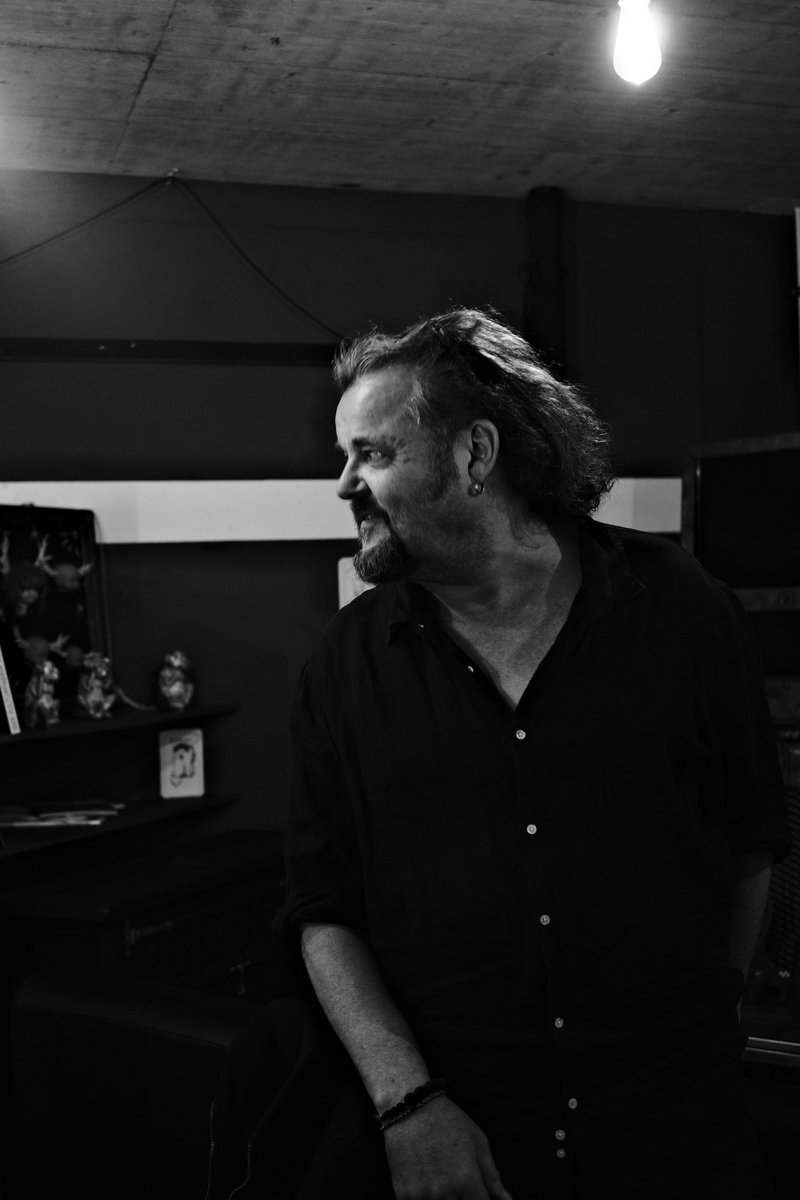 Laszlo Schneider tweet media