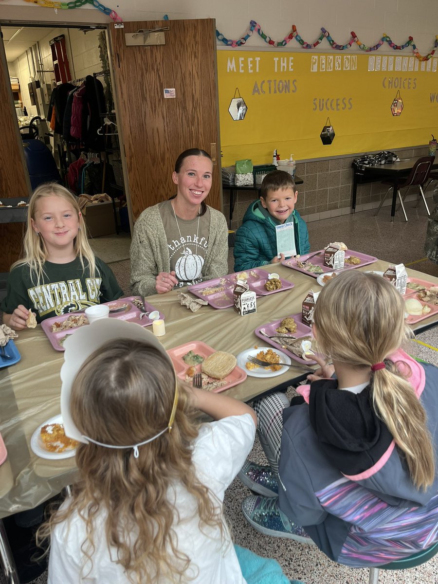 BisonElem's tweet photo. CCES students had a special Thanksgiving restaurant experience today. Feeling especially blessed today with wonderful staff and students! So thankful! https://t.co/h8FgXz0H0l