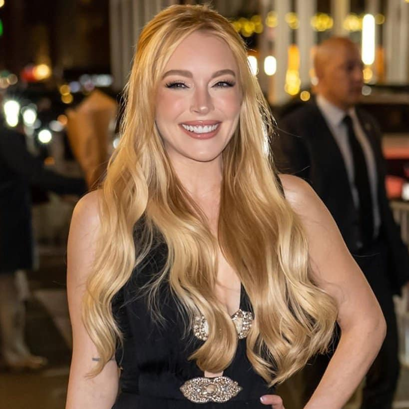 poptime's tweet photo. Lindsay Lohan está NO AUGE da beleza. ✨ https://t.co/RHUbpc1kBq
