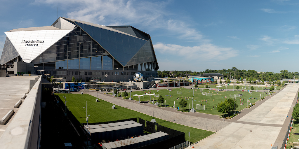 MBStadium's tweet photo. Just Announced: @Kanebrown and @theashleycooke will headline #ChampTailgate in @thdbackyard ahead of the @CFBPlayoff #NationalChampionship!
More info Β» https://t.co/SUcztyfWUj https://t.co/WfmsqcNNJR