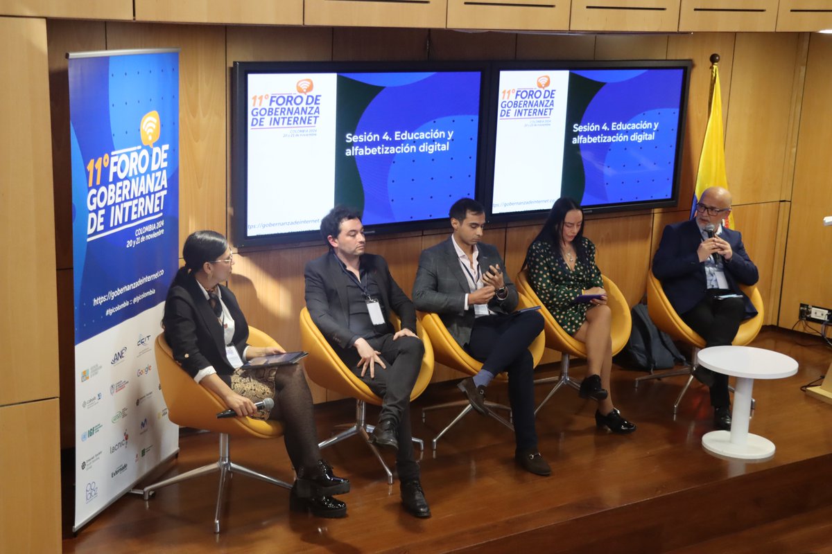 fgicolombia's tweet photo. Inicia la Sesión 4 del 11° #FGIColombia: Educación y alfabetización digital. 📷 Participan Diego Vargas (Educación para el Futuro), Ricardo Ramírez
@CRCCo, José Daniel Sánchez (Blueway Consulting) y Marcya Hernández @Colnodo, con moderación de Sandra Restrepo @UExternado https://t.co/JxQkq21dXk