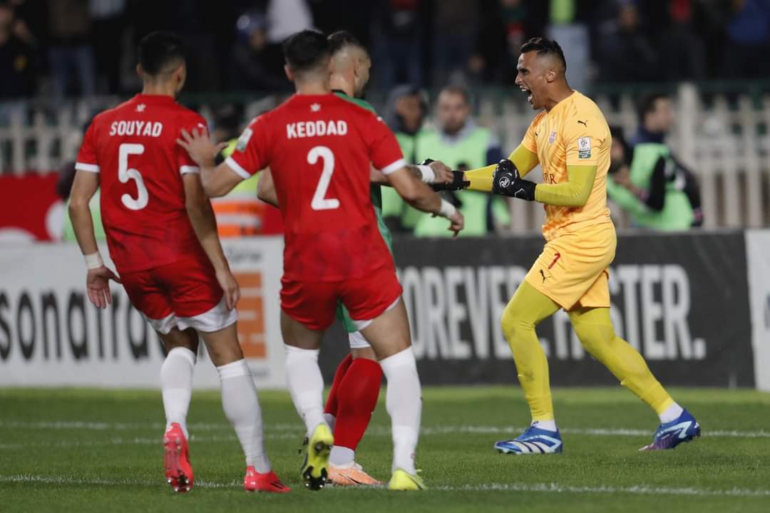 SWorld77267's tweet photo. 📊 CR Belouizdad wins the capital derby, defeating MC Alger (3-1) in the tenth round of the Algerian League.
 #LigueDZ #LIGUE1MOBILIS https://t.co/DgzGTFD86Q