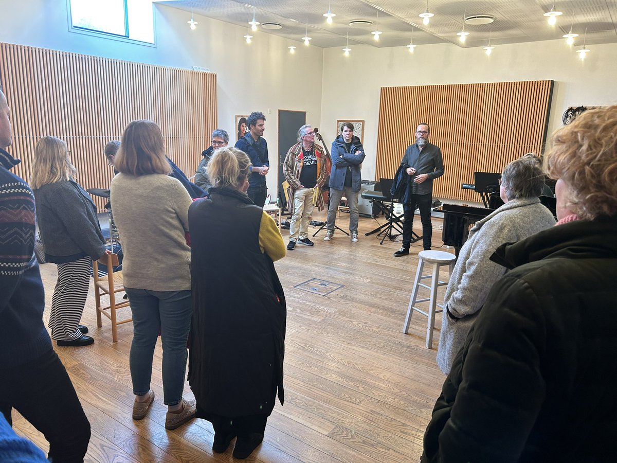 KruseFriis's tweet photo. ❤️ Silkeborg Højskole bød idag atter inden for til netværksmøde i projektet ‘Udsatte unge på højskole’ - et samarbejde mellem 7 højskoler (Silkeborg, Nørgaards, Rønde, Vraa, Børkop, Løgumkloster og Rødding), @kfumsoc, @Hojskolerne og Jysk Børneforsorg/Fredehjem. https://t.co/aX6xVFfkhK