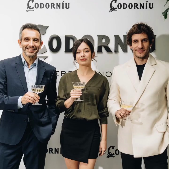 Anna_78044478's tweet photo. El actor Quin Gutiérrez @quimyo ! Anna Castillo, @AnnaaCastillo emjadores de #codorniu pero al 2025. ❤️❤️❤️🥰 https://t.co/Ywipm6k4Vu