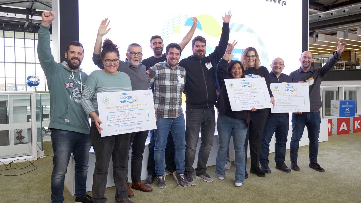 Avui ha estat un dia especial per a molts docents interessats en els nous paradigmes a la FP
El #makerfest ha estat un espai per gaudir i interaccionar.
Una hackató de docents en la que han participat més de 100 persones arreu de Cat al DfactoryBCN.
<a href="/CABK_Dualiza/">CaixaBank Dualiza</a> <a href="/educaciocat/">Educació</a>