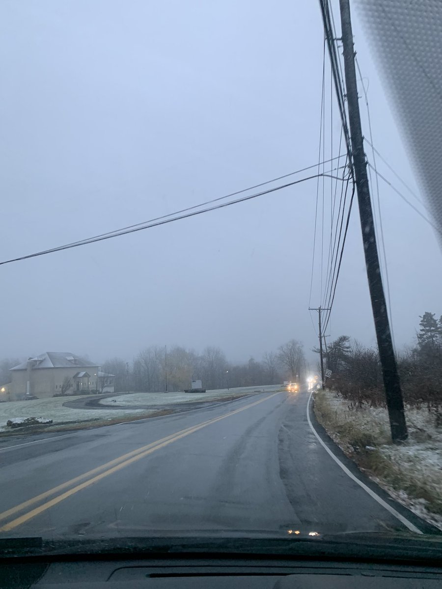GerrityBrady's tweet photo. @wxmanjohnhickey Snowing on 81 near Waverly and is coming down heavy in Scott Township. Snow is sticking too. https://t.co/vPdjKYMzfD