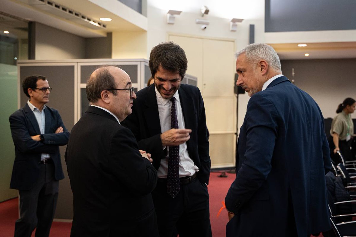 La cuenta atrás para #Mondiacult2025 en Barcelona ya ha comenzado.

Hoy, durante la celebración de la primera Consulta Regional de @unesco_es, hemos avanzado en los temas sobre los que girará esta cumbre y tratado el papel de la cultura en la lucha contra el cambio climático.
