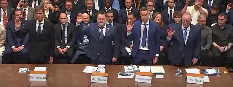 As a child I remember turning off the lights at the end of the hall and running to my room being terrified of monsters and aliens.  
I realize now years later my feelings were justified. Both monsters and aliens exist!

#Netanyahu #UAP