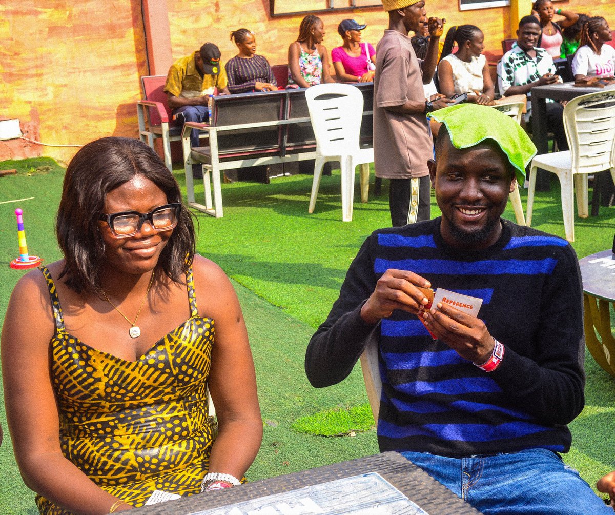 Slide 1: Lemme see what to play to get 3 points
Slide 2: Yes,you fit trust me na
Slide 3: Kai I don go trust woman
Slide 4: Lemme make men proud 

Shots from #ibadangamersparty, playing Wise Up Nothing is Binding designed by <a href="/nibcardgames/">KC 4rm NIBCARD Games</a>