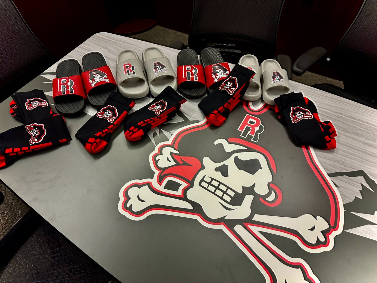 prideslides's tweet photo. The Rangeview Raiders went HARD with these oversized dual logo Pride Slides, Moon Slides, and @hypesocksUSA  !

#customslides #customclogs #customsneakers #promotionalproducts #promo #swag #spiritwear #teamapparel #teamgear #fundraisingideas #fundraiser #customsandals https://t.co/B6aYybo0uV