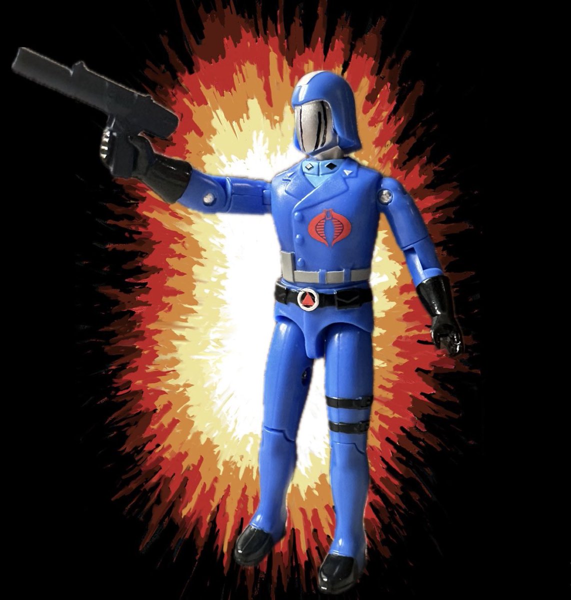 BandoraPalace's tweet photo. After picking up @super7store’s new G.I. Joe ReAction+ Cobra Commander, my attention was drawn to his weapons. The pistol’s from the cartoon, but the grenade gun? Turns out it was planned for the first CoCo in 1982, but wasn’t released. Designed by Hasbro artist Greg Berndtston. https://t.co/3xKtntQen2