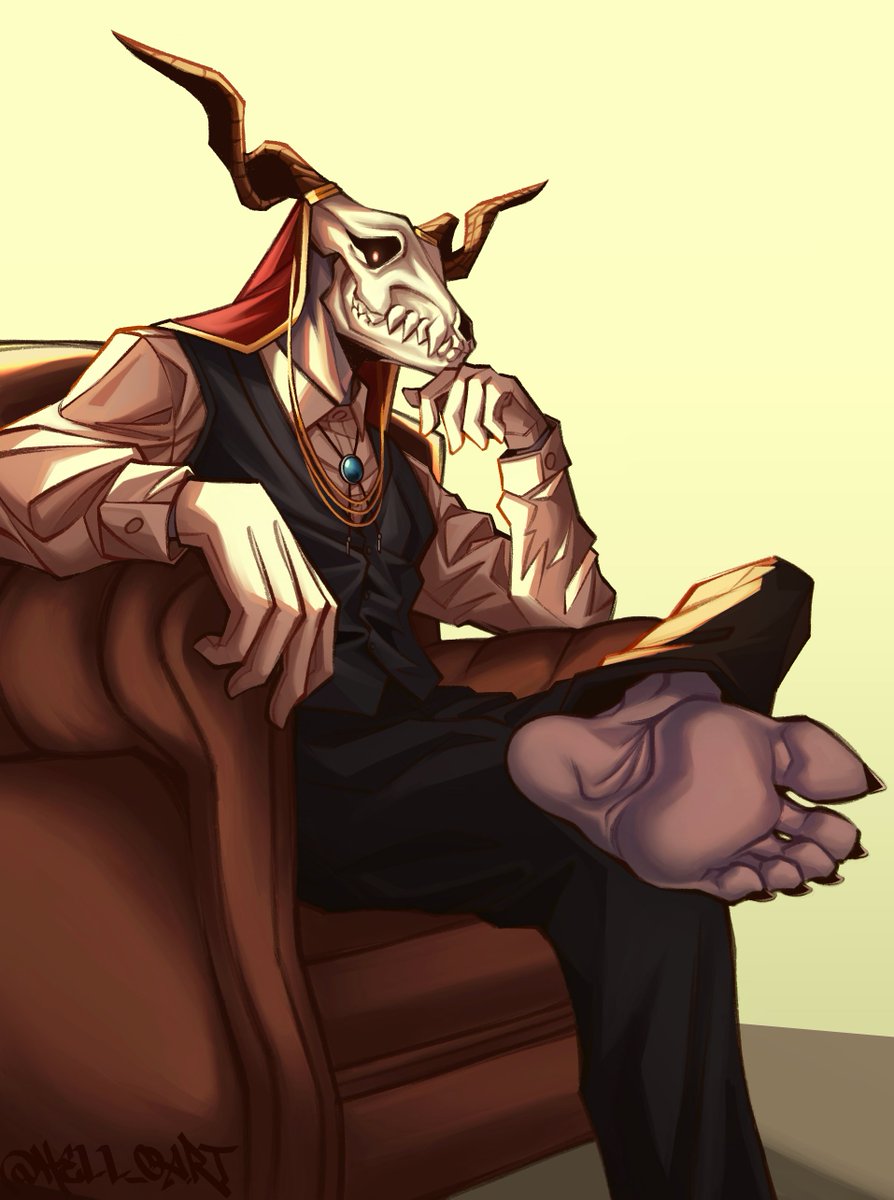 Elias chillin’ after taking his shoes off, hope you won’t mind the smell~