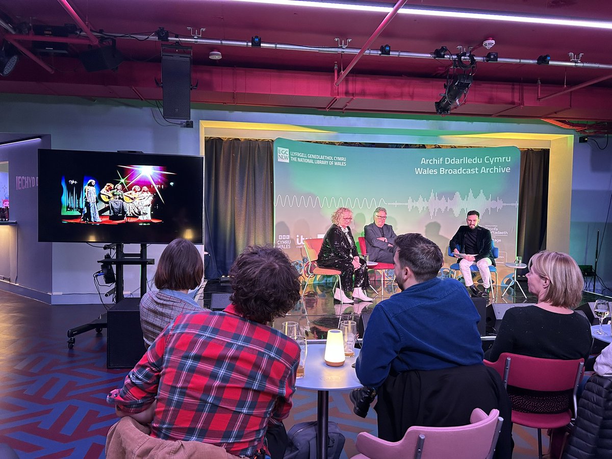 Ashok Ahir (@ashokahir) on Twitter photo Atgofion melys o'r 'Oes Aur Teledu Gymreig' gyda Arfon Haines Davies a Caryl Parry Jones a chlipiau o raglenni Archif Ddarlledu Cymru <a href="/LLGCymru/">Llyfrgell Genedlaethol Cymru</a>
Celebrating the golden age of HTV from the Wales Broadcast Archive <a href="/NLWales/">National Library of Wales</a> Atgofion melys o'r 'Oes Aur Teledu Gymreig' gyda Arfon Haines Davies a Caryl Parry Jones a chlipiau o raglenni Archif Ddarlledu Cymru <a href="/LLGCymru/">Llyfrgell Genedlaethol Cymru</a>
Celebrating the golden age of HTV from the Wales Broadcast Archive <a href="/NLWales/">National Library of Wales</a>