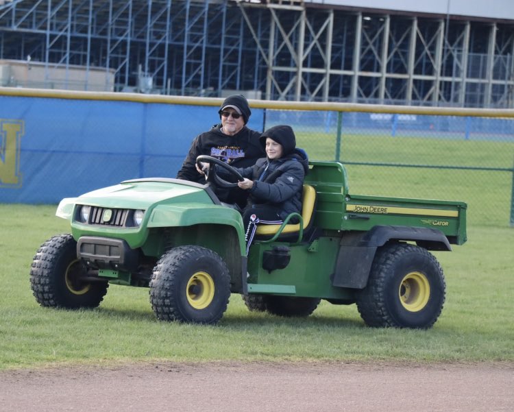 Happy Birthday Coach Pops! Thank you for everything you do! <a href="/CoachPopsB/">R Bailey</a> <a href="/GLHS_Athletics/">Gahanna Lincoln Athletics</a> 💙💛🦁🥎