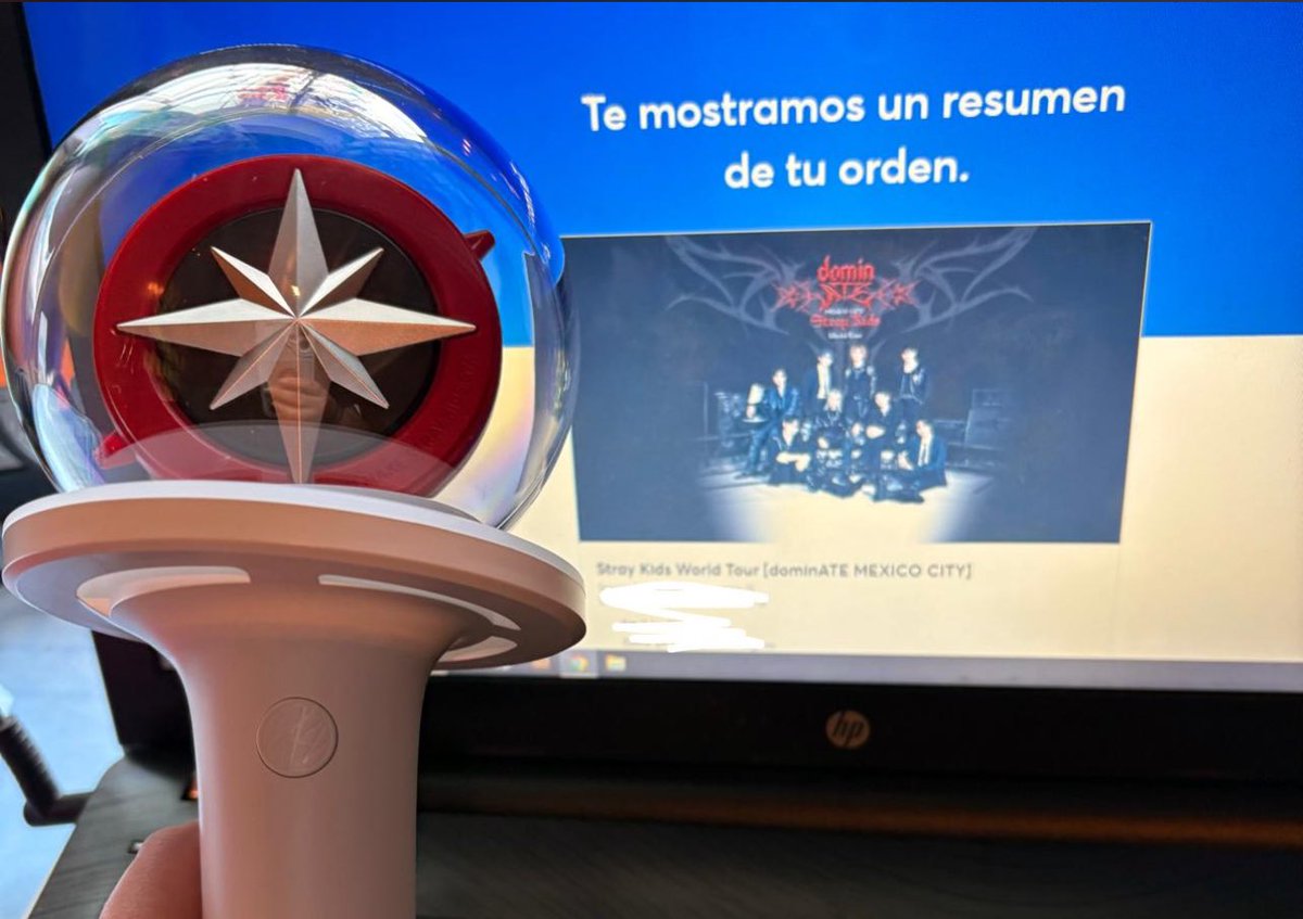 Not_Latte_Splat's tweet photo. Wii después de estar en crisis si se logró, alcance las sobras pero al menos estaré 🫶🩷 no puedo creer que veré a Stray Kids🥹 https://t.co/VJtYJaCcbE