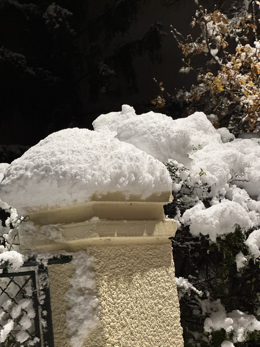 FuRaXION's tweet photo. ❄️ Romainville ce soir ☃️ https://t.co/1EHnIT2Oas