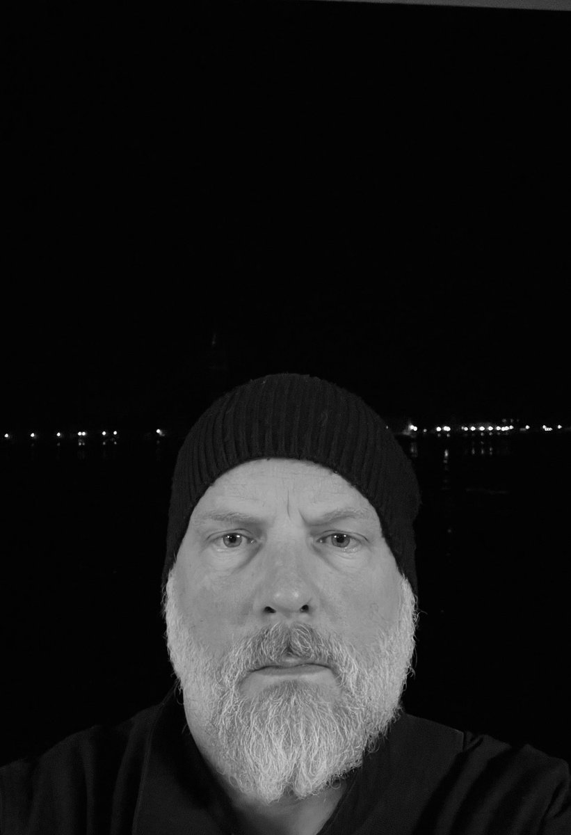 3.45am water taxi selfie.

#venice