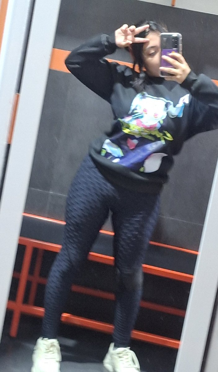 Tocó volver al gym porque quiero estar buena para ayer 🔥