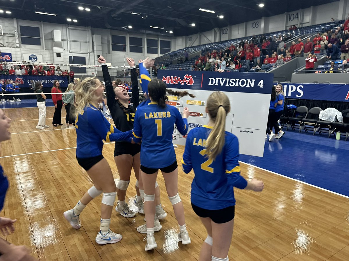 🏐D4 VOLLEYBALL SEMIFINAL: St. Joseph Our Lady of the Lake has made history by winning the D4 Volleyball Semifinal and advancing to their first-ever Volleyball Final! 💯 Huge congratulations to the Lakers!
#volleyball #historyinthemaking #finalsbound #congrats #MHSAA <a href="/OLLLaker_1/">Our Lady of the Lake Athletics</a>