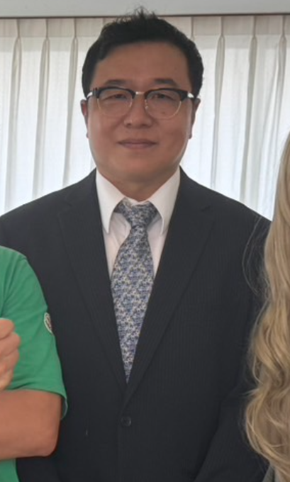 男優の畑中さんほんま民男そのもの😳 