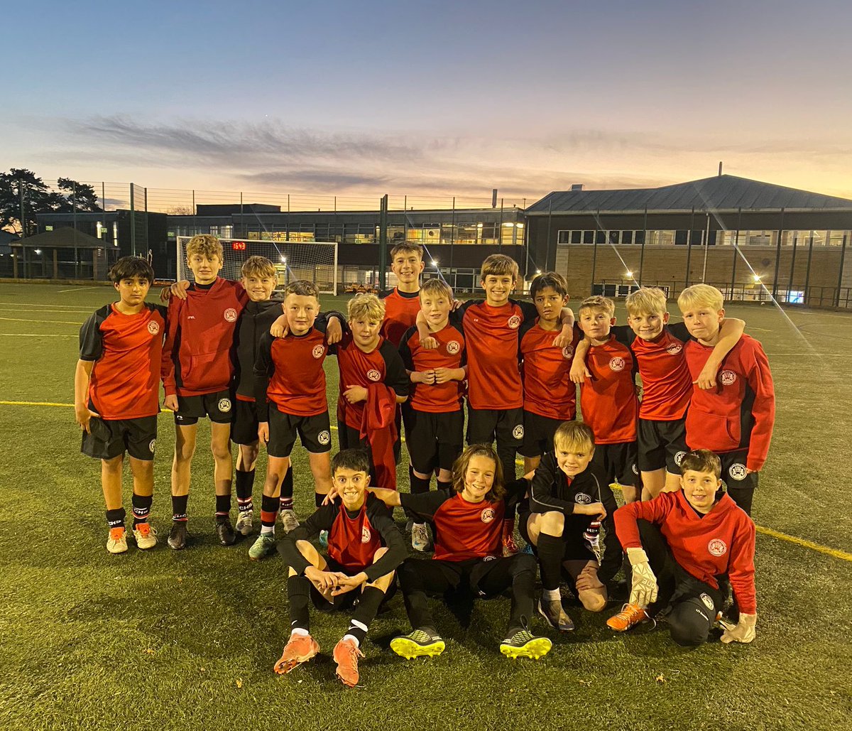 Defeat for Y7 v Llanishen in a 10 goal thriller! Goals from Toby, Jake and a screamer from Dylan was not enough! 

Congratulations <a href="/LlanishenHighPE/">Llanishen High PE Department</a> 🤝🏼
