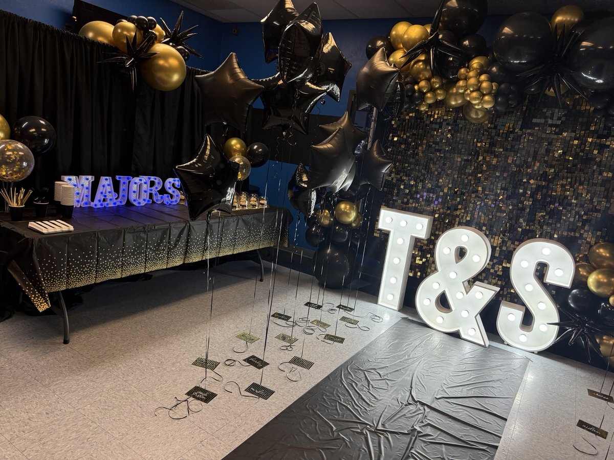 You could say we’re obsessed with <a href="/twistandshout1/">Twist & Shout</a> Obsession’s decor 🤩💙✨ #MAJORSFilmTour