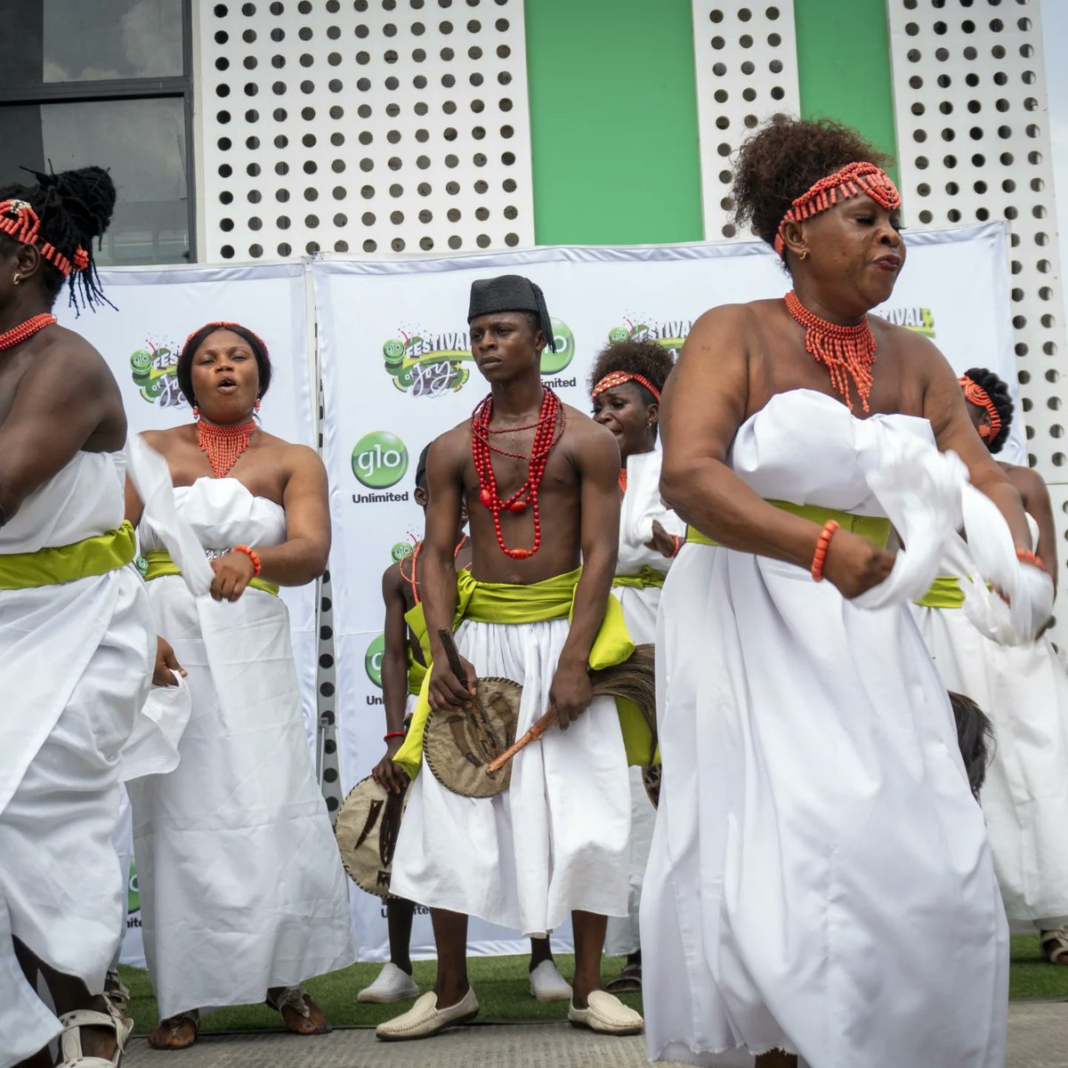 GloWorld's tweet photo. Today, Warri was alive with excitement as the first prize presentation of the Festival of Joy promo took center stage! Winners walked away with life-changing rewards, including a Toyota Prado SUV, Keke, generators, sewing machines, and grinding machines!

It was a day filled with joy, cultural dance performances, and thrilling activities that showcased the spirit of the season. 🌟

👉 Don’t miss out! Keep dialing *611# and recharging to qualify. We’re coming to YOUR town next—stay tuned! 💚

#GloFestivalOfJoy #Warri #Globacom