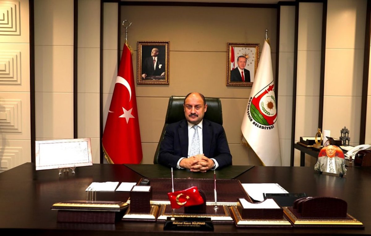 Seçim Sürecinde Hırsızlık,  Arsızlık , Yolsuzluk , Adrese Teslim İhale , ATM memurları , Tekelleşme Bitecek Dediğimizde Burası Urfa Bunlar Bitmez Dediler...

Bitti... 

Baktılar ki eski düzen yok bu sefer de itibar suikastları başladı. Amaç bu şeffaf , adil  düzeni yıkmak yerine