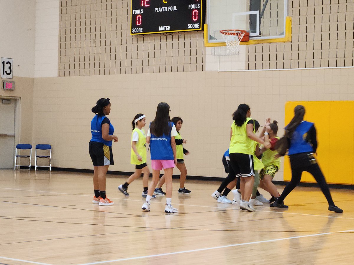 DaveHelke's tweet image. A little scrimmage action @eagleridge191 this afternoon! Great to see our kids so excited about playing!