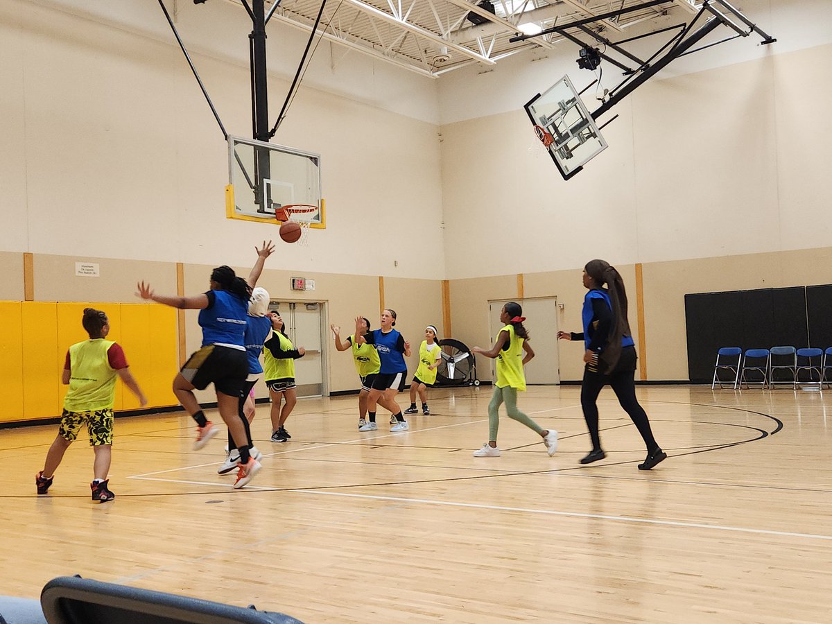 Dave Helke (@davehelke) on Twitter photo A little scrimmage action <a href="/eagleridge191/">Eagle Ridge Middle</a> this afternoon! Great to see our kids so excited about playing! A little scrimmage action <a href="/eagleridge191/">Eagle Ridge Middle</a> this afternoon! Great to see our kids so excited about playing!
