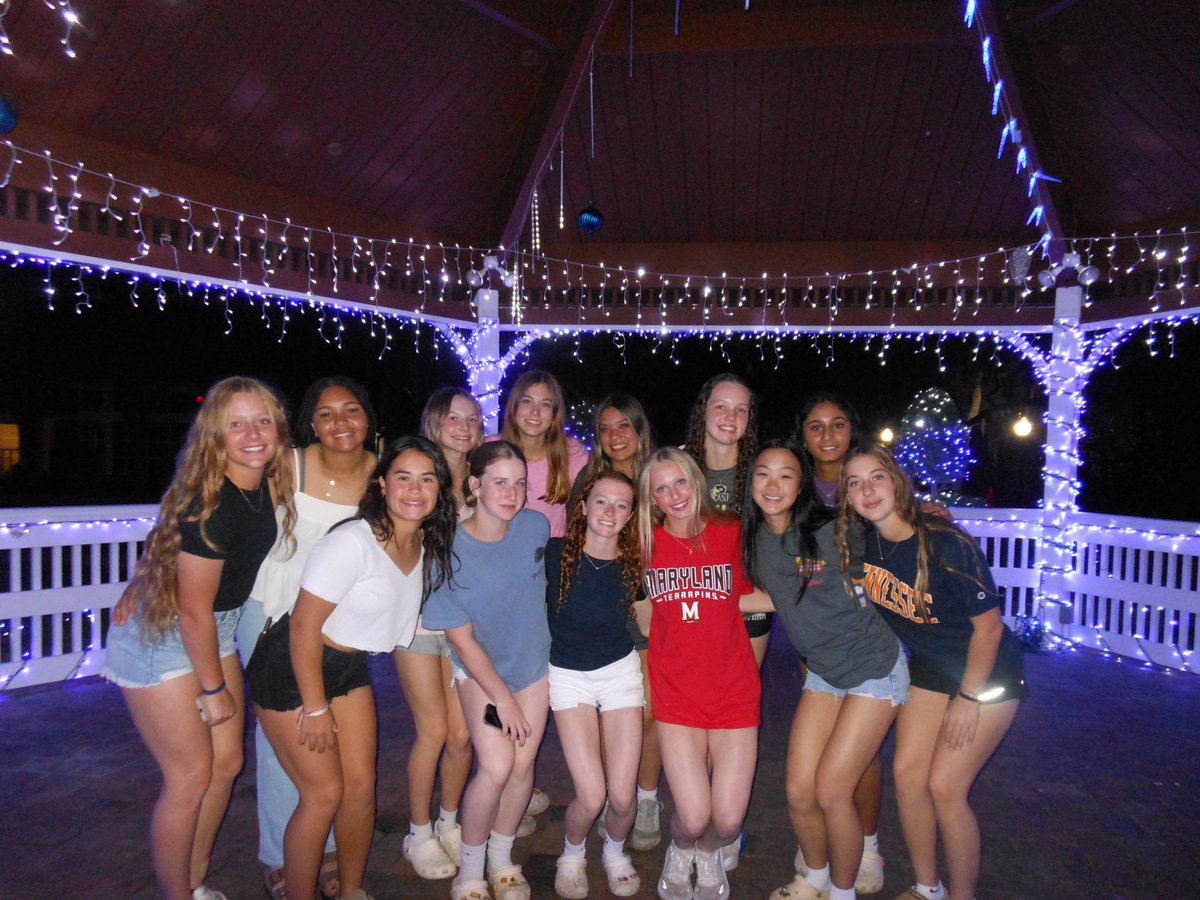 EllaRobles21's tweet photo. So proud of my Gs! going 4-1 in orlando along with 1💣.  We went 35-5-1 on the fall season. Cant wait to work this off season then to hit the road in June. Lets goo!!
 @SBronowicz14 @kelly_bronowicz @VGBronowicz @SuzyWillemssen @C5TElite @ExtraInningSB @LineDsoftball @VAGloryFP https://t.co/WDdygUkY88