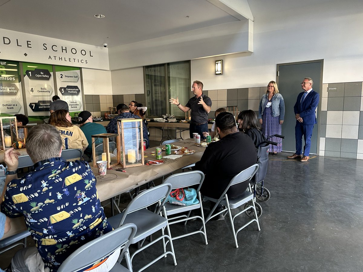 davidmiyashiro's tweet image. The first #CommunityTable at @GreenfieldCVUSD Greenfield Middle School will certainly become tradition! Thank you Mayor Wells for joining us @CajonValleyUSD