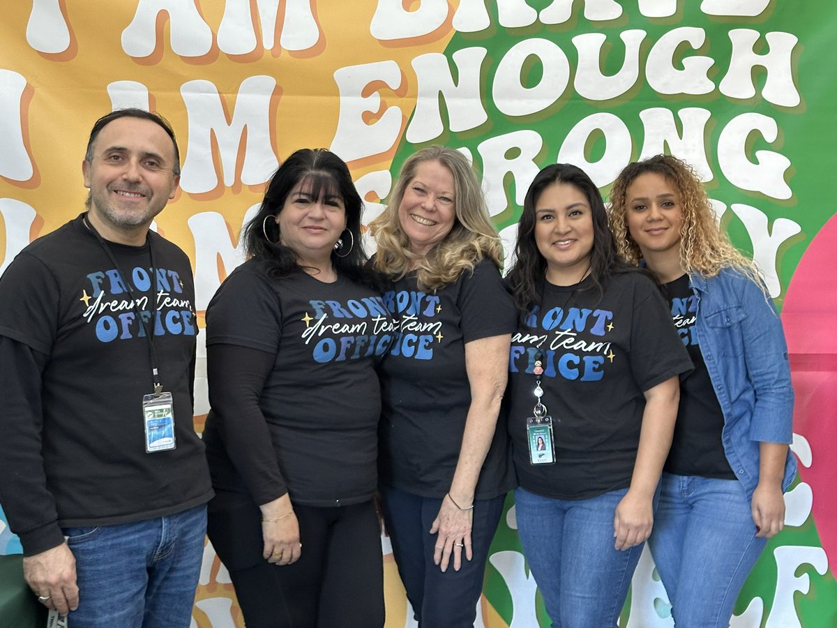 davidmiyashiro's tweet image. The first #CommunityTable at @GreenfieldCVUSD Greenfield Middle School will certainly become tradition! Thank you Mayor Wells for joining us @CajonValleyUSD