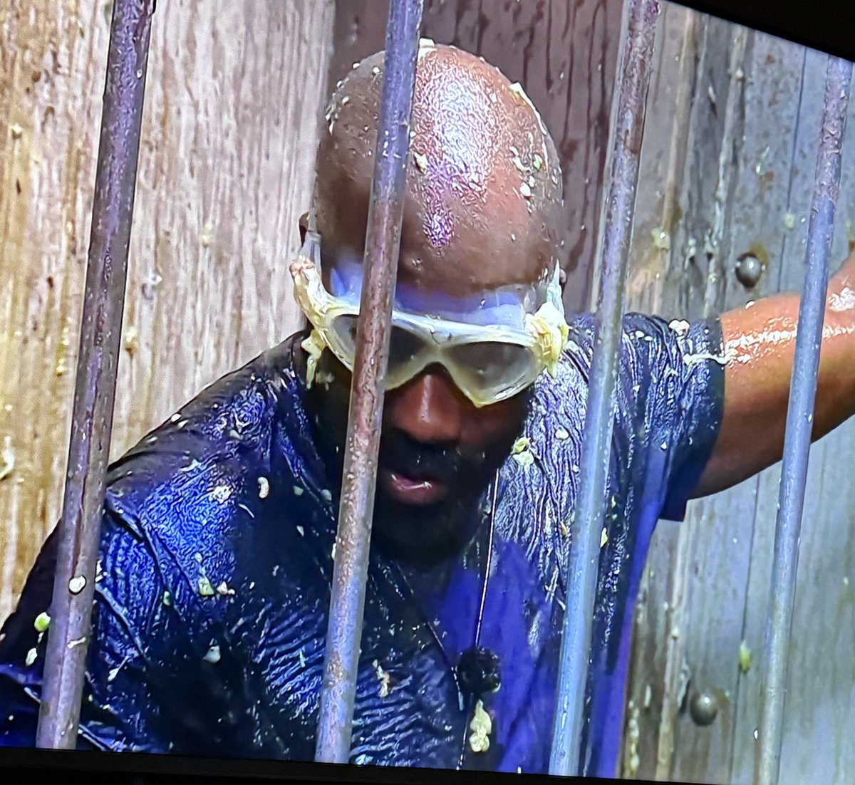 eds_afterglow's tweet photo. This is the funniest trial ever I’m crying 😂😂 #imaceleb #imacelebrity https://t.co/1fsPTQKMfs