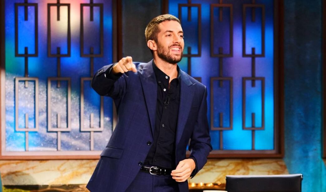 🚨 Pablo Motos, cocainómano, putero y presentador de televisión, explica cómo ha boicoteado a La Revuelta:

“Mido 5cm, he amenazado con meterme por el culo de Broncano.”