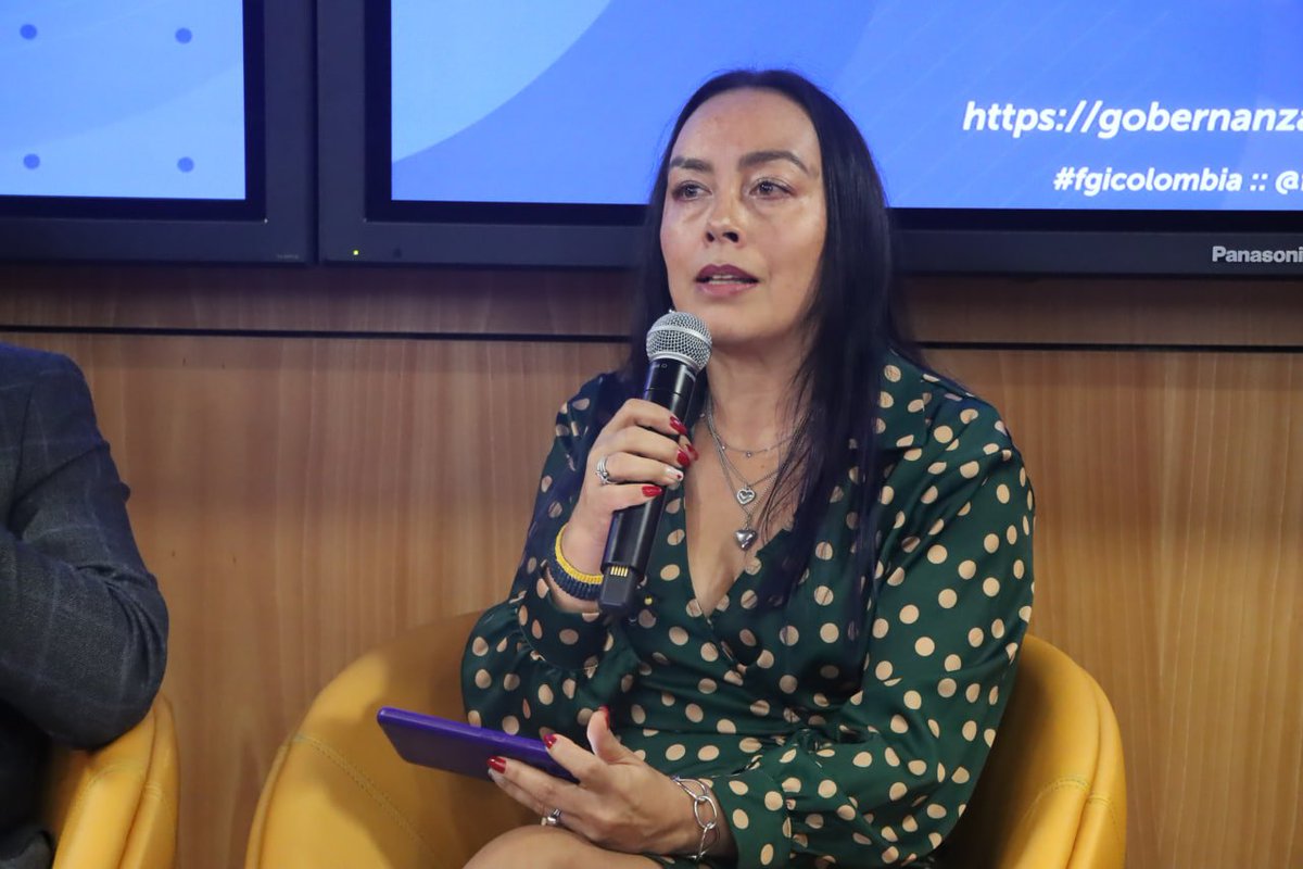fgicolombia's tweet photo. Marcya Hernández @Colnodo en el #FGIColombia: "Es clave considerar habilidades, contextos e intereses al medir la apropiación de tecnologías. Debemos desarrollar procesos enfocados en los intereses y la aplicabilidad, conectando herramientas con las necesidades y cotidianidades." https://t.co/7pCaJr2yhF