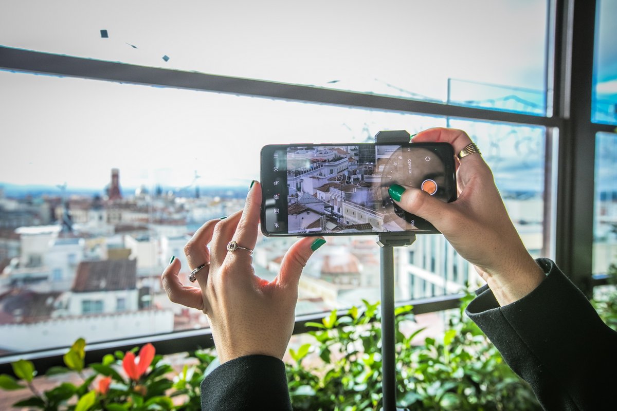 OPPO España tweet media
