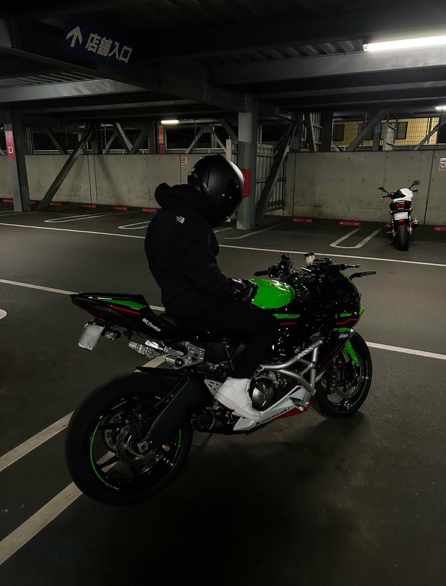 mtk_stunt's tweet photo. iPhoneの力💪🔥
 #ZX6R https://t.co/kkmskU3HJk