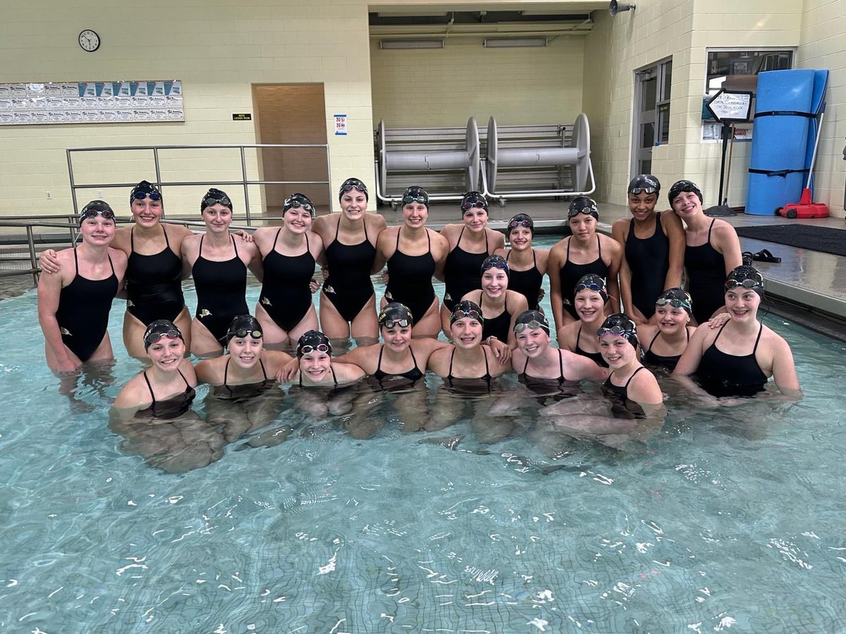 We capped off our 2024 season with our year end banquet last night - thank you to the 6 seniors for your dedication to the team over the years!  

Congrats to our 2025 captain, Aubree!! 

THANK YOU to our coaches for your unwavering support of the girls!  

Great season girls!