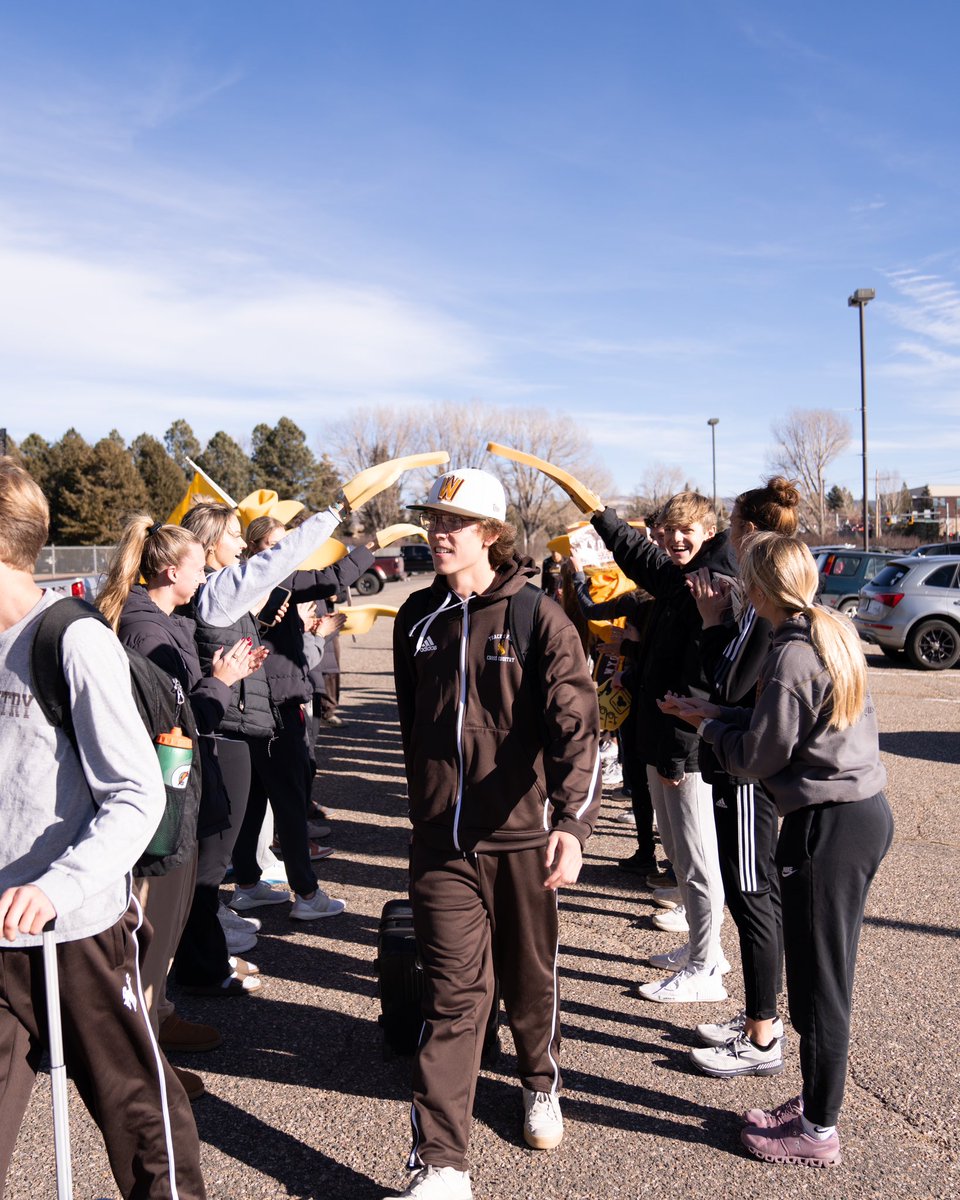 wyo_track's tweet photo. Madison 🔜 

2024 NCAA Cross Country Championships here we come. https://t.co/cRtLiHsqns