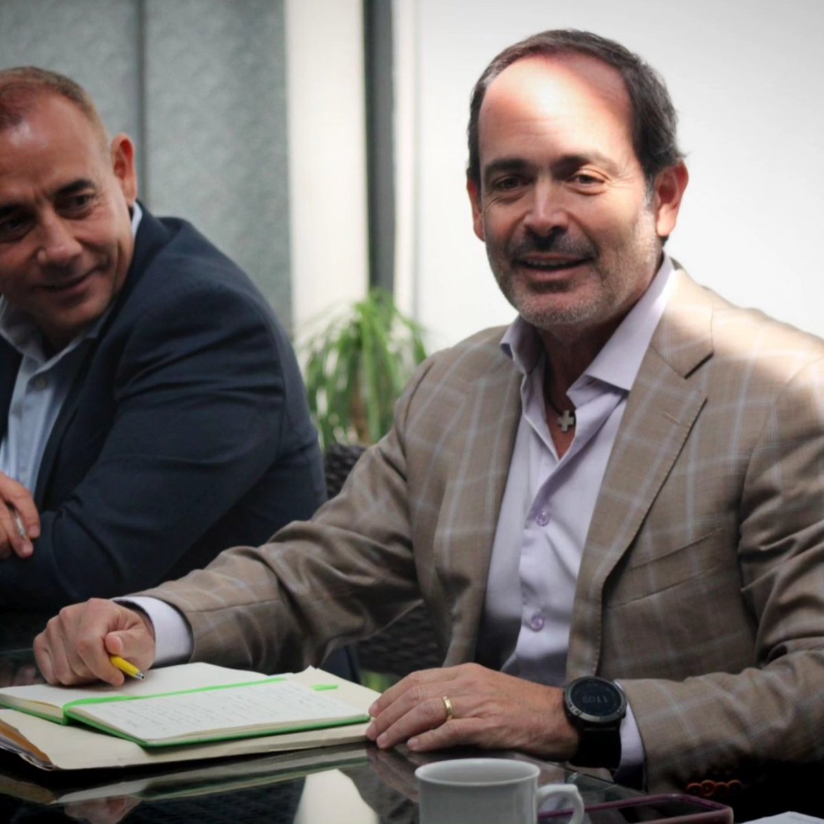 Hace unos minutos quedó instalada la Mesa de Transición en la Secretaría de Trabajo Jalisco, con la participación de <a href="/RBarbosaLaboral/">ricardo barbosa</a>, <a href="/AlbertoEsquerG/">Alberto Esquer</a> y <a href="/MtereBritoS/">Maria Teresa Brito S</a>

Con un espacio de diálogo y con el propósito analizar y constatar  las condiciones y resultados históricos