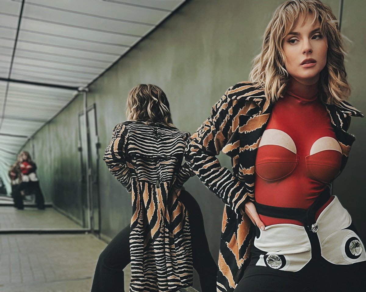 _billyzen's tweet image. Listennnn! I got Meet &amp;amp; Greet tickets for the #TMTS Tour…bet your bottom dollar I’m going to fucking cry 😭🥹🍀