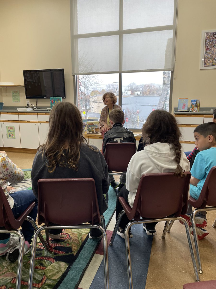 Maureen Tighe tweet media