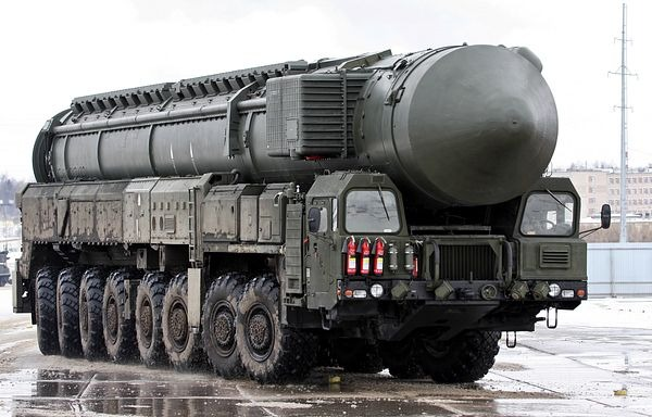 ¿POR QUÉ RUSIA NO PUEDE GANAR UNA GUERRA NUCLEAR? (y no, no es sólo por el estado de sus misiles)

Hoy jueves por la tarde, vengo a describiros los principales problemas que afronta la Federación Rusa, sus Fuerzas de Misiles Estratégicos, Fuerza Aérea y Fuerzas Navales a la hora
