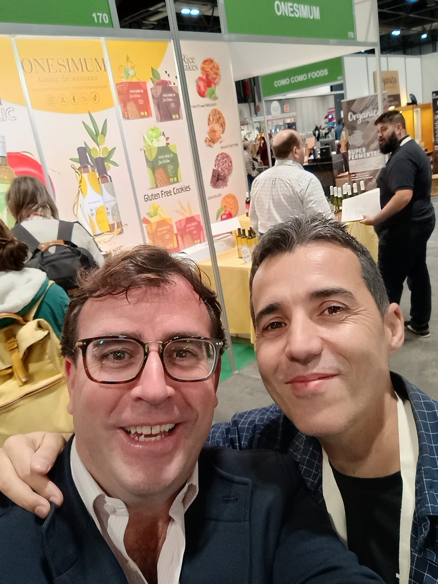 joaquinbuch's tweet photo. #BioCultura Madrid 2024 Ifema
@Onesimumcom 
@IFEMA 
@biocultura 
Expectacular edición con clientes y amigos. Un no parar!! https://t.co/ft5Du6nUz6